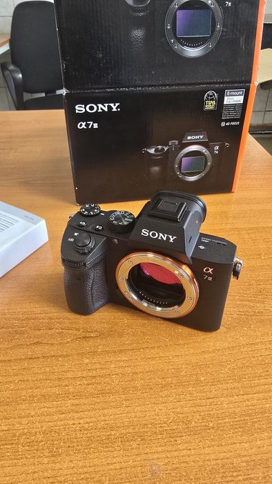 Vând Sony A7 III, achiziționat în 2024