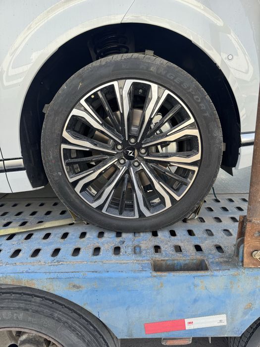 DongFeng 008 resayling ULTRA oq / qora ranglari bor