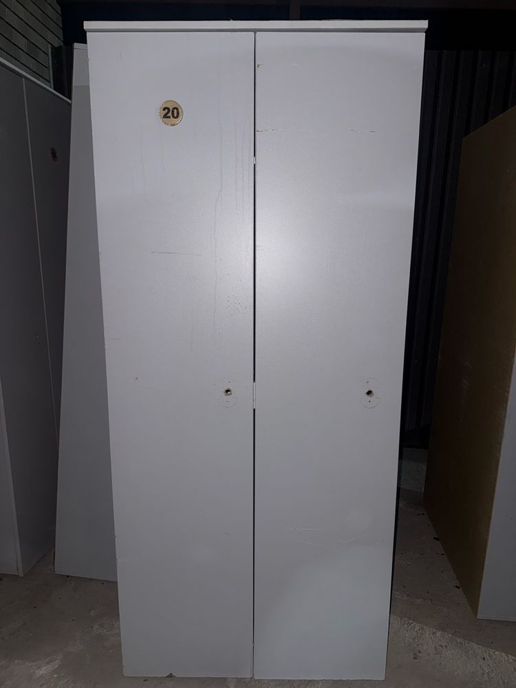 Шкафы в раздевалку продам