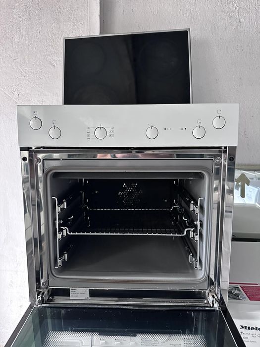 Печка +гаранция. MIELE Керамичен плот. Конвекция. Доставка за София