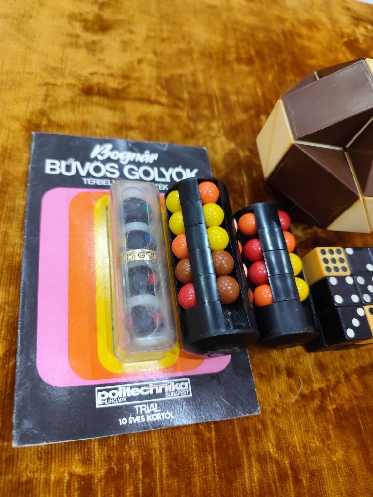 Продавам Рубик играчки