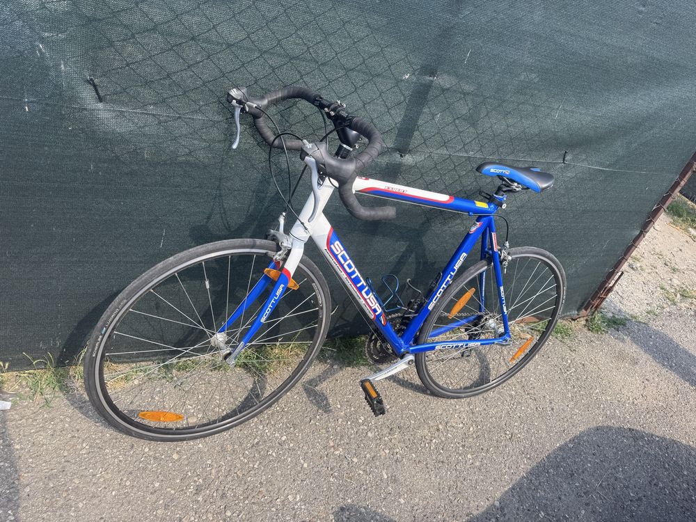 Bicicleta Cursiera SCOTT USA, foarte usoara, echipata SCHIMANO SORA