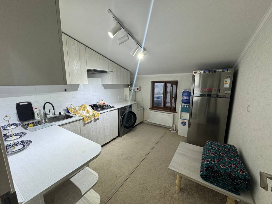 6-мкр.да жойлашган квартира ижарага берилади ОИЛАГА