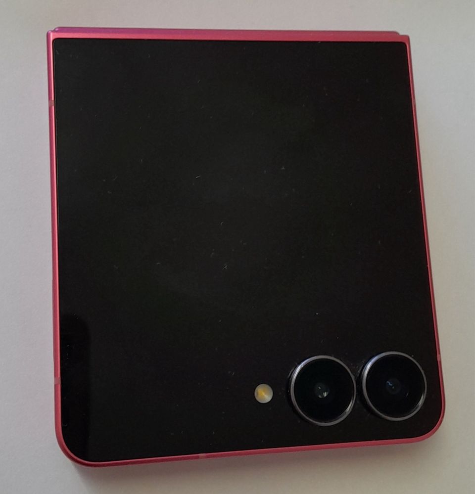 Чисто нов galaxy z Flip7