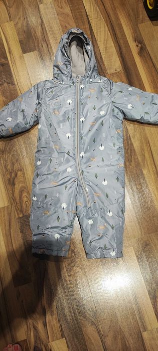 Продавам космонавт размер 86см