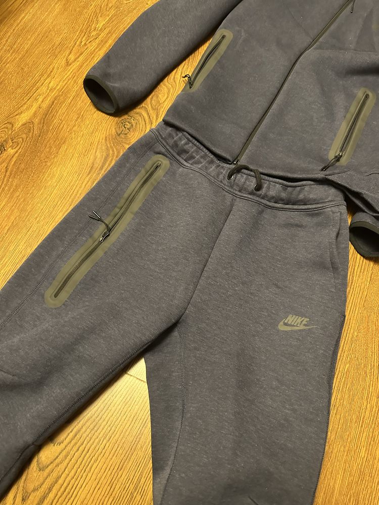 Set Nike hanorac + pantaloni NOI