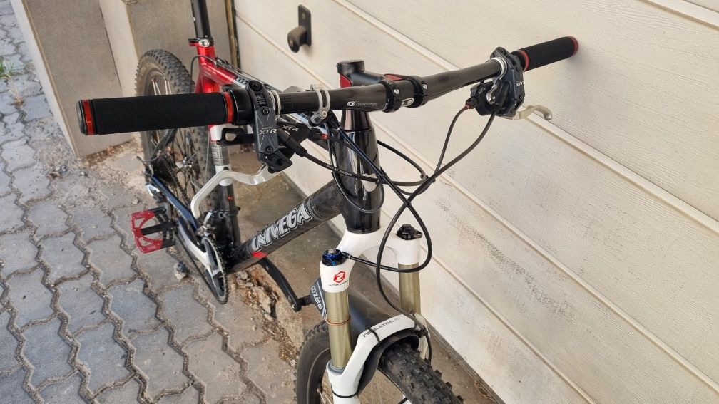 26' MTB XC Univega Carbon Rockshox Crankbrothers
