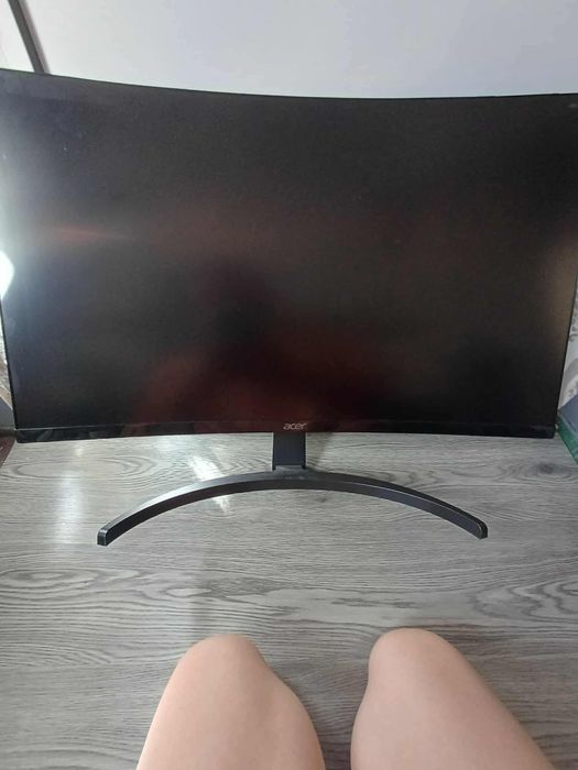 Извит Монитор acer