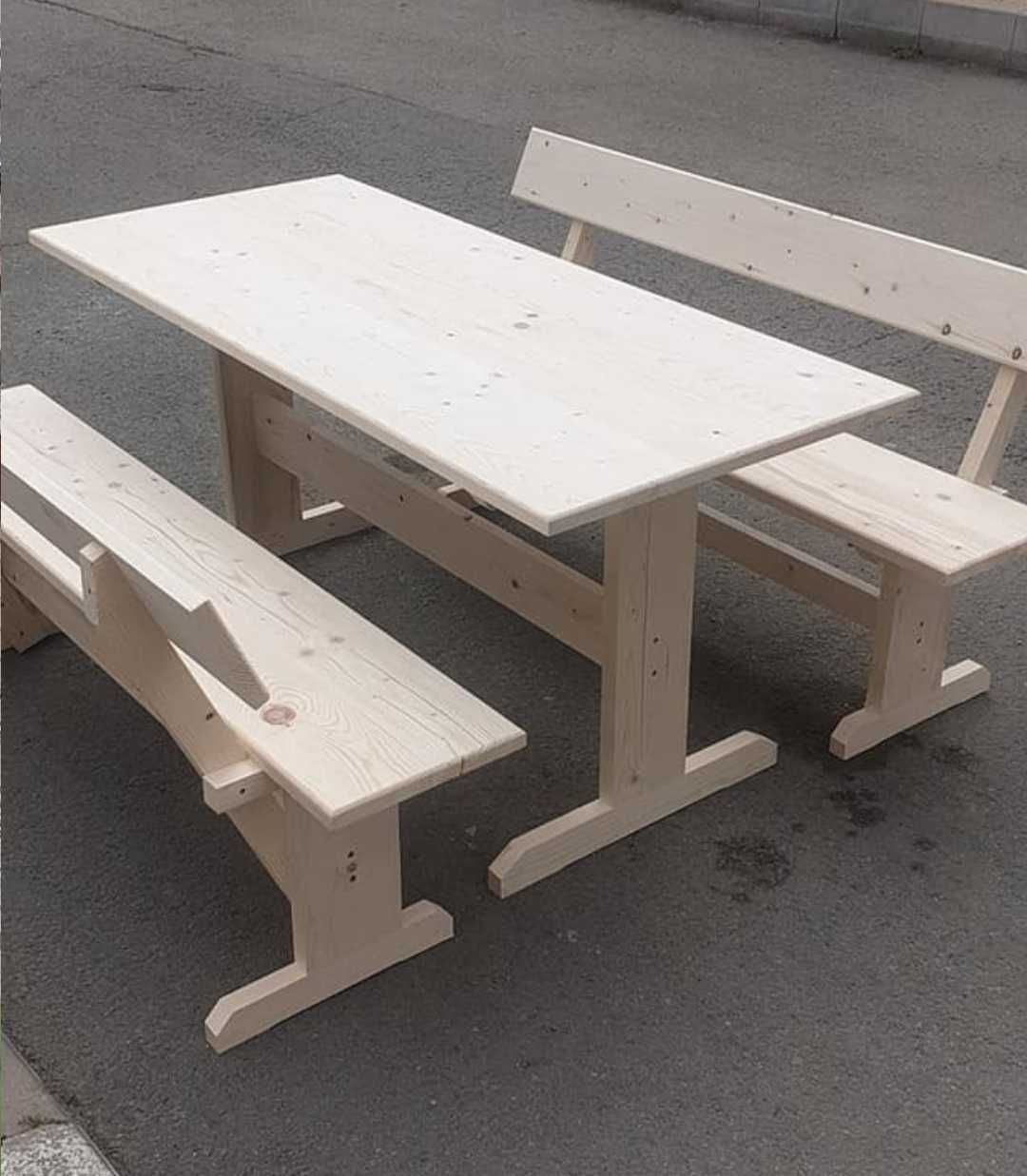 Градинска маса с две пейки