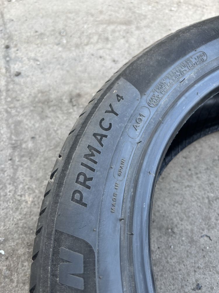 225/55/18Michelin  2 бр