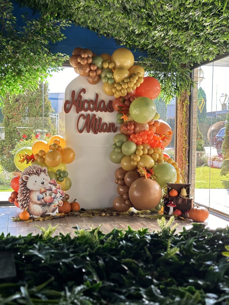 Arcada din baloane si decoratiuni pentru botez