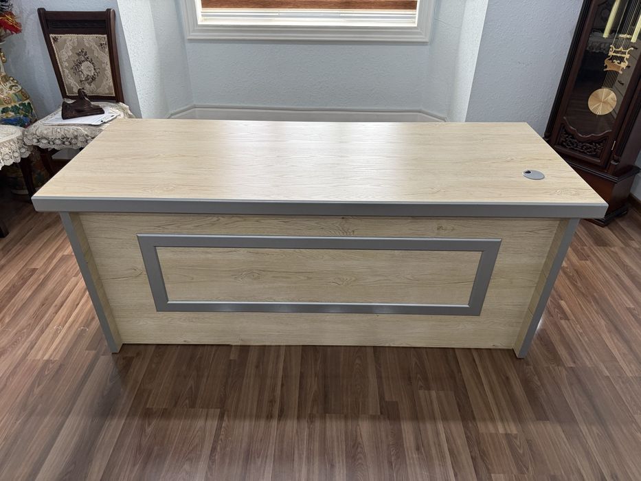 Stol stul va shkaflar ofis uchun