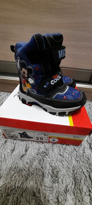 Продам новые сапоги размер 25