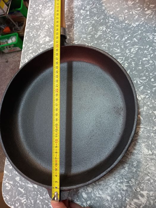 Tigaie din fontă 30 cm, Ofertă 89 lei