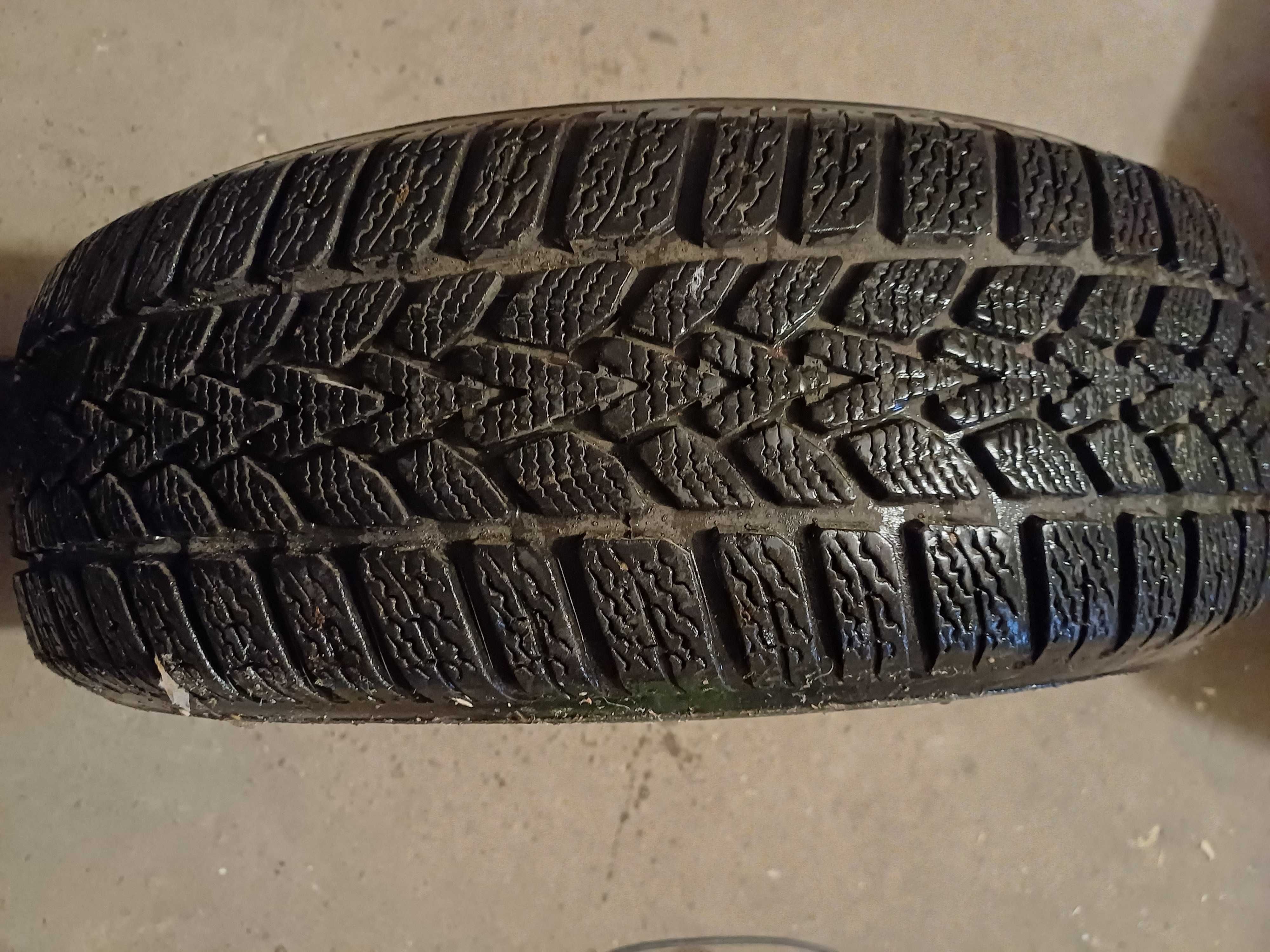 4 jante de tabla cu cauciucuri de iarna Dunlop 195/65R15-91T Golf7