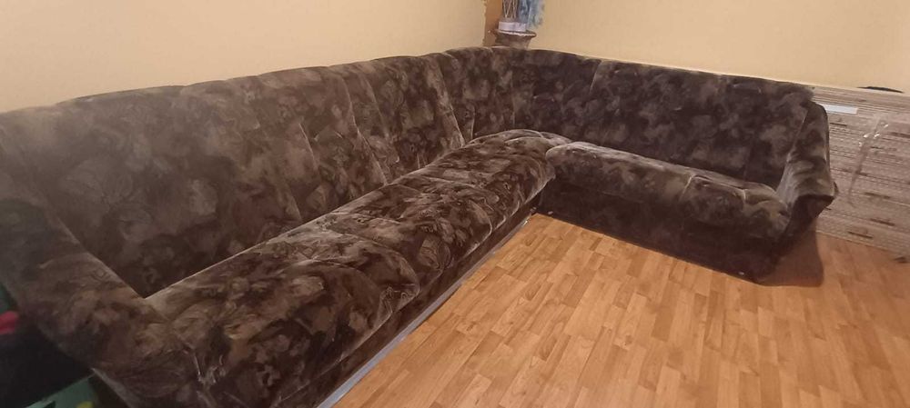 coltar de canapea cu pat pentru living uzat dar in stare foarte buna