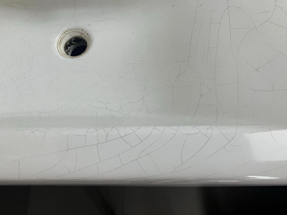 Vand chiuveta cu mici zgarieturi dar perfect functionala