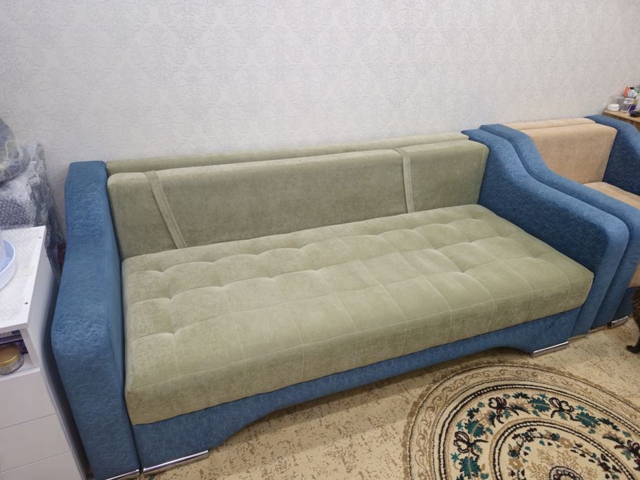 Срочно продам диван