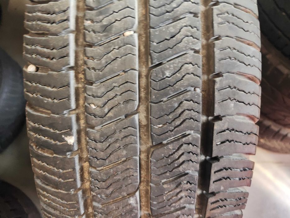 2бр.зимни гуми 235/65/16C Barum
2бр.зимни гуми 235/65/16C Barum