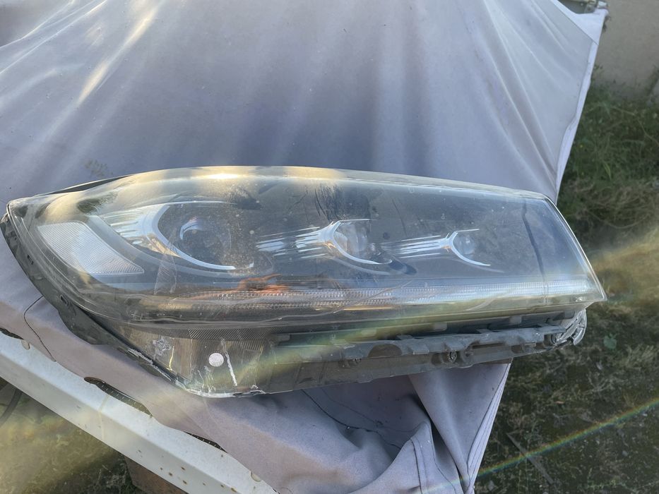 Kia sorento фара правая