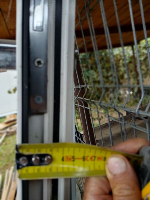 Vând ușă profil de aluminiu