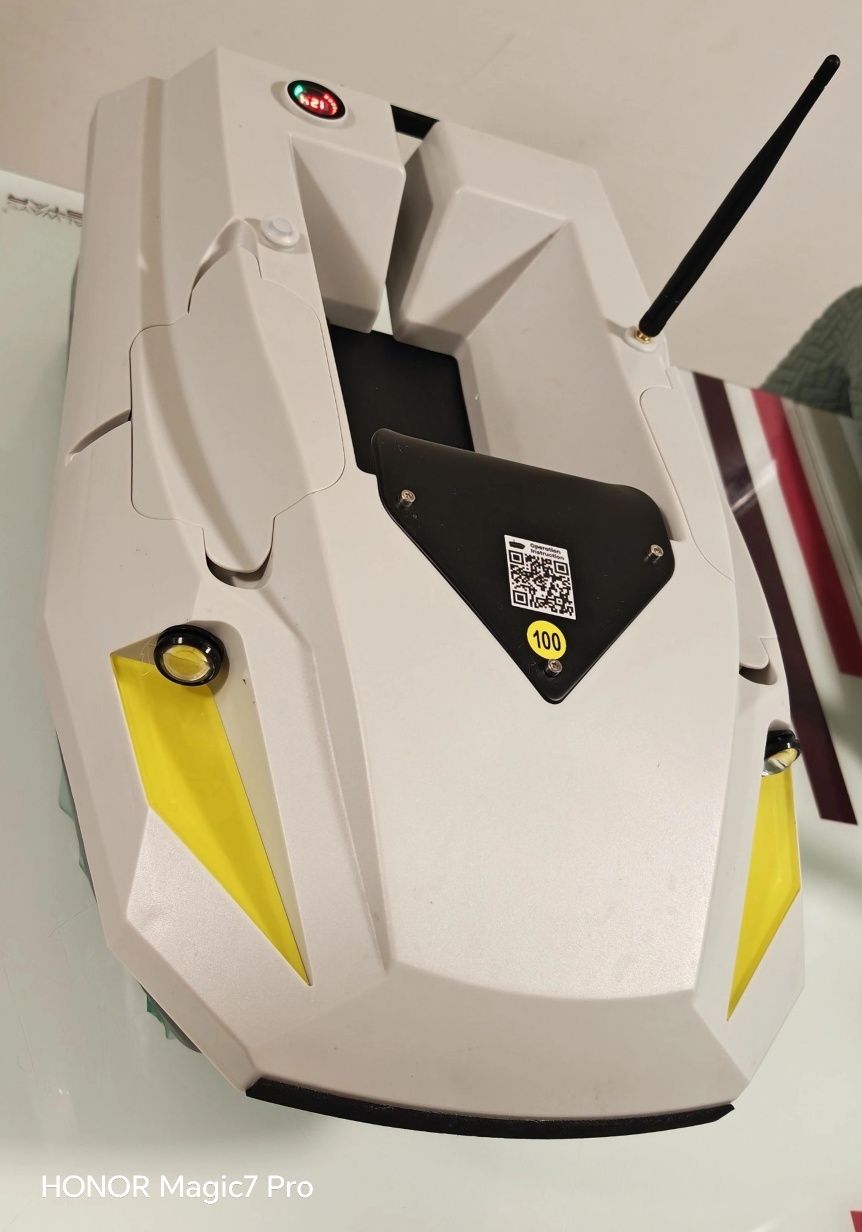 Лодка за Захранка D50B GPS с Гаранция