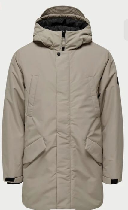 Продавам мъжко зимно яке