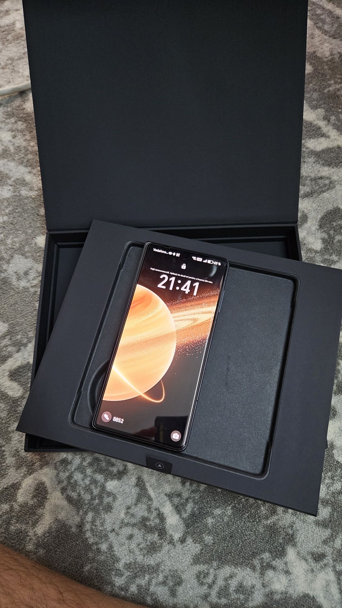Vând Honor magic V3 full box, factura și garantie