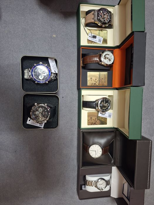 200 de ceasuri fără cutie diferite marci .