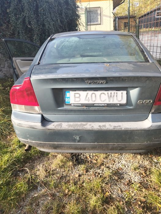 Vând sau dezmembrez Volvo
