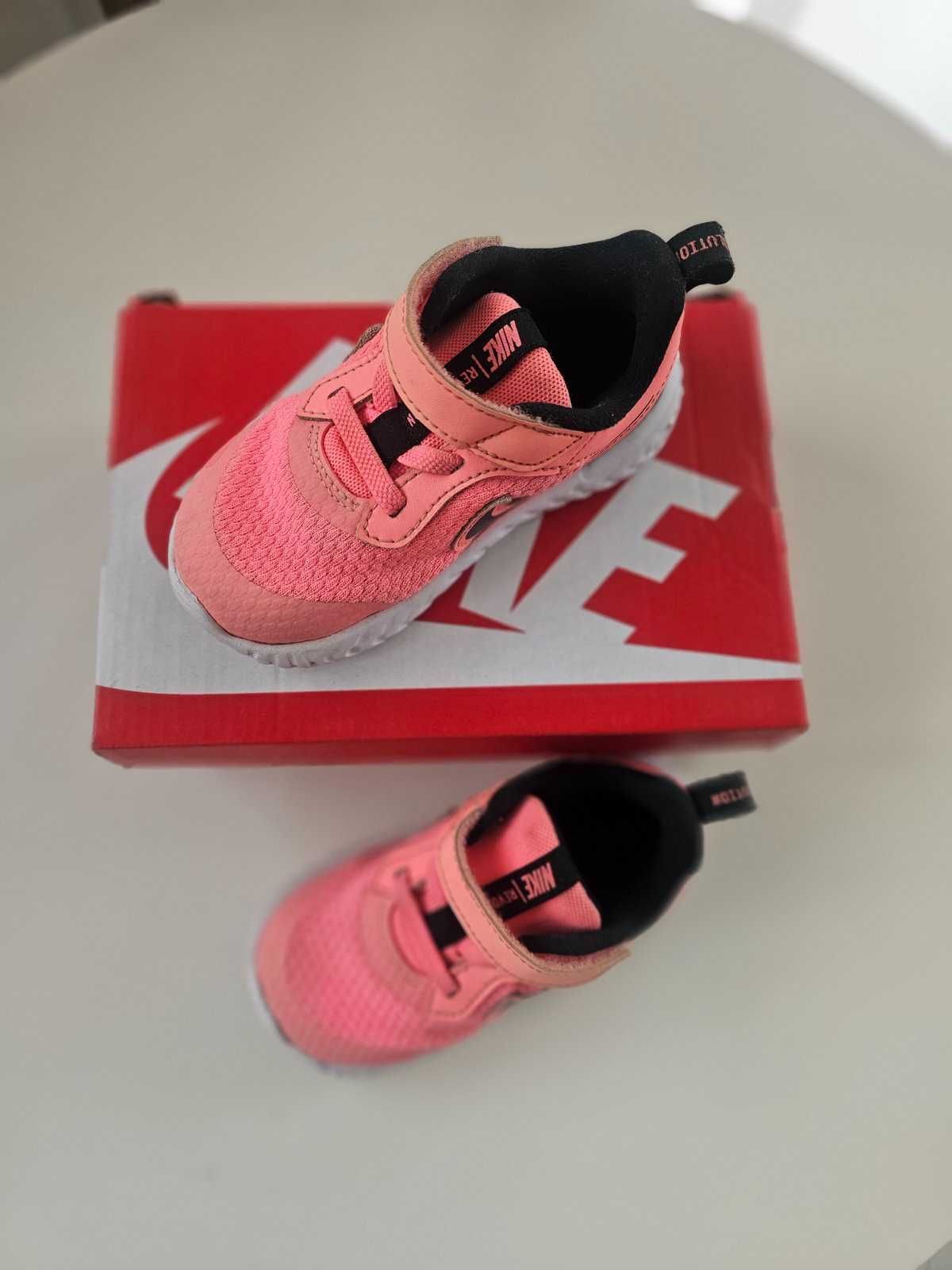 Nike Revolution Детски маратонки 23,5 размер