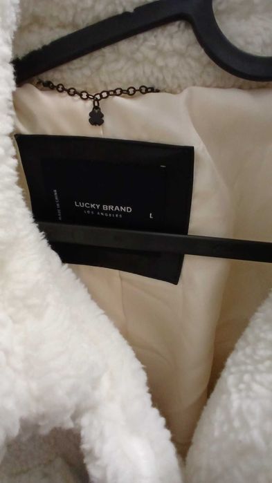 ChatGPT said:

LUCKY BRAND Ново Дамско палто – Размер L – Кремав цвят