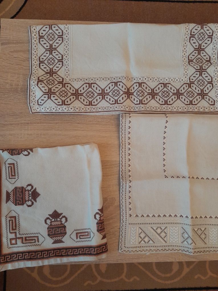 Карета ръчно бродирани