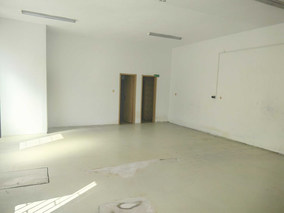 Дава се под наем Офис в с. Труд, Област Пловдив - 120 кв.м за 382.5 € - Снимка #2