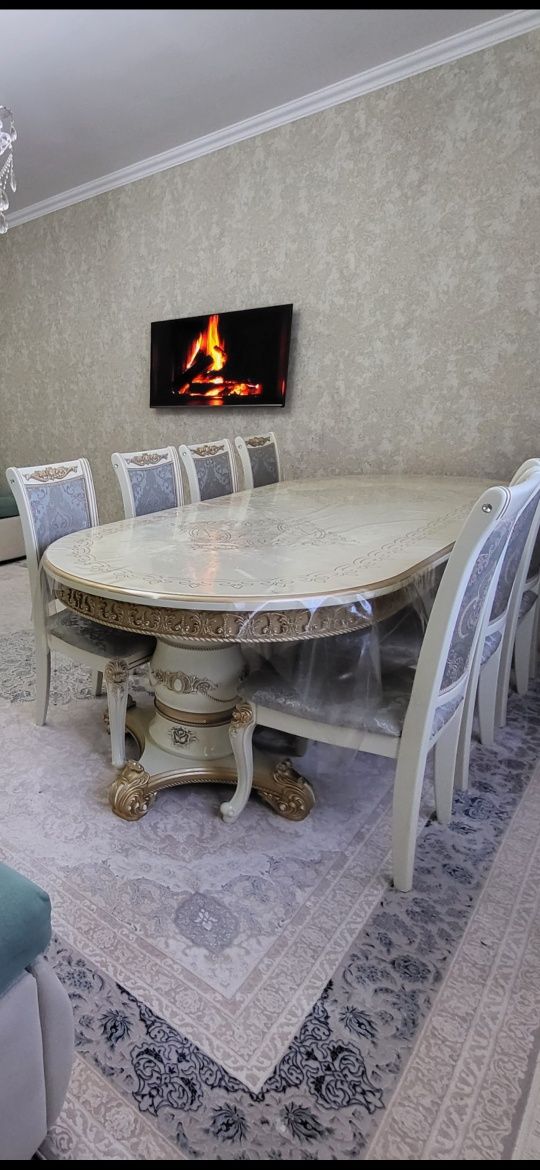 Стол и стулья 10 шт