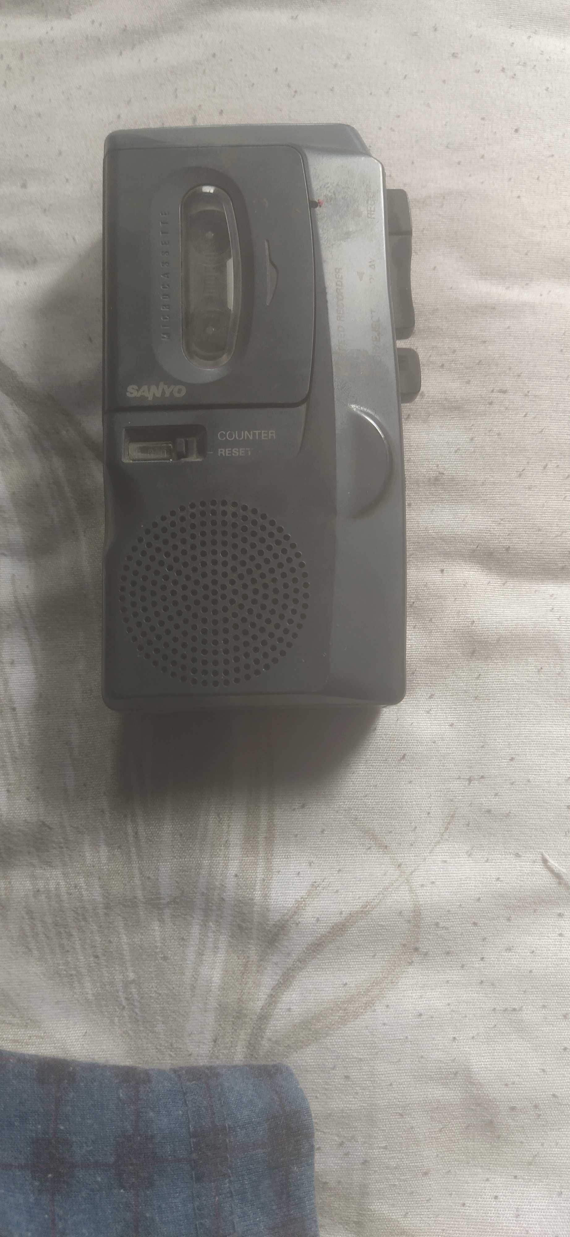 Продам диктофон sanyo из японии