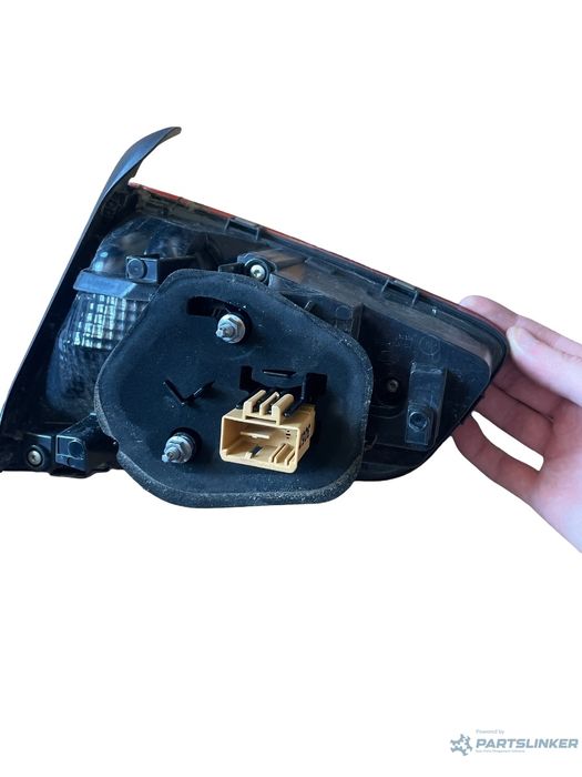 Stop stanga haion VOLKSWAGEN PASSAT B8 Berlina 2014 - >