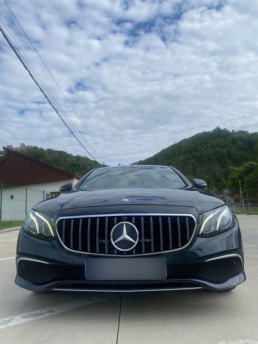 Mercedes-Benz E Masina arata si functioneaza impecabil .Consum f mic 4.3 extra urban