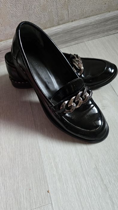 Продаю лоферы в отличном состоянии