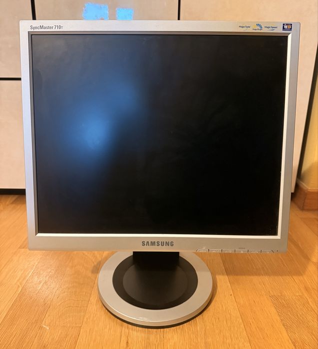 Monitor Samsung SyncMaster 710T – 17” LCD, DVI + VGA, stare perfecta