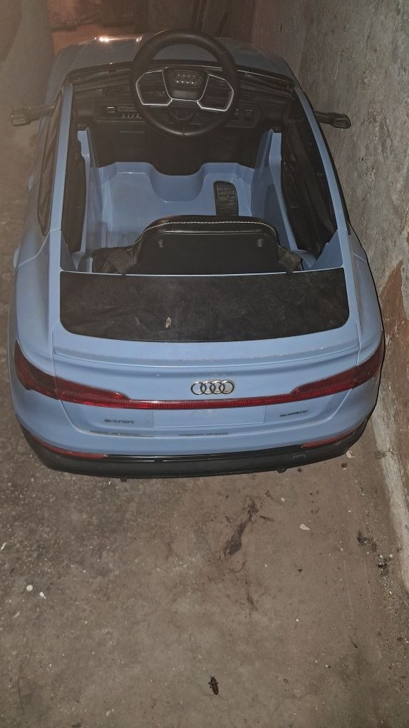 Maşinuţa electrică Baby Mix AUDI Q4 e-tron Sportback albastră