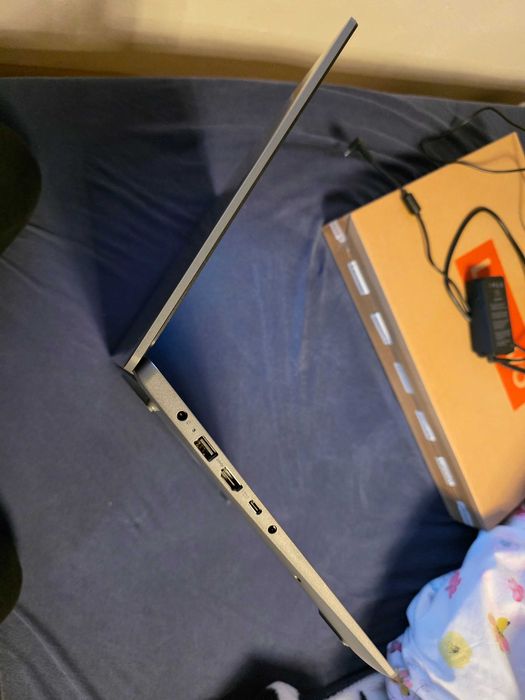 Laptop IdeaPad Slim 3 15IRH8