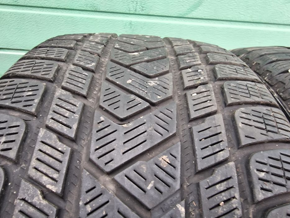 Anvelope 275/40R21 marca Pirelli, DOT 2020, 5.5 mm