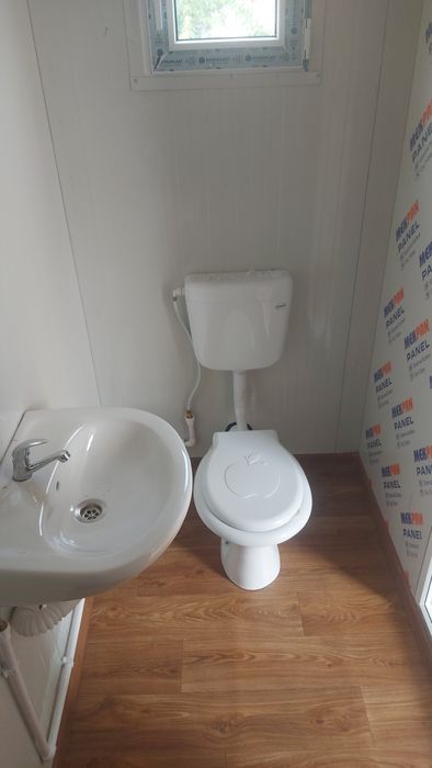 Vand container cu grup sanitar