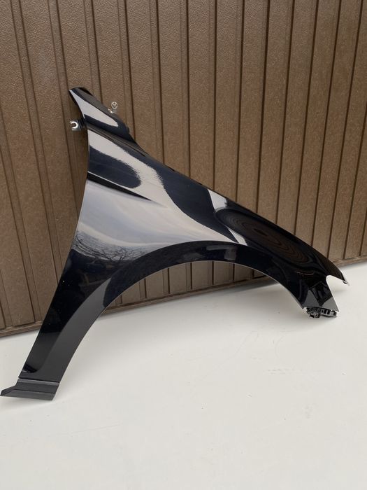 Aripa dr fata vw Passat B8 cod culoare LC9X cu suporti si bandou 2015+