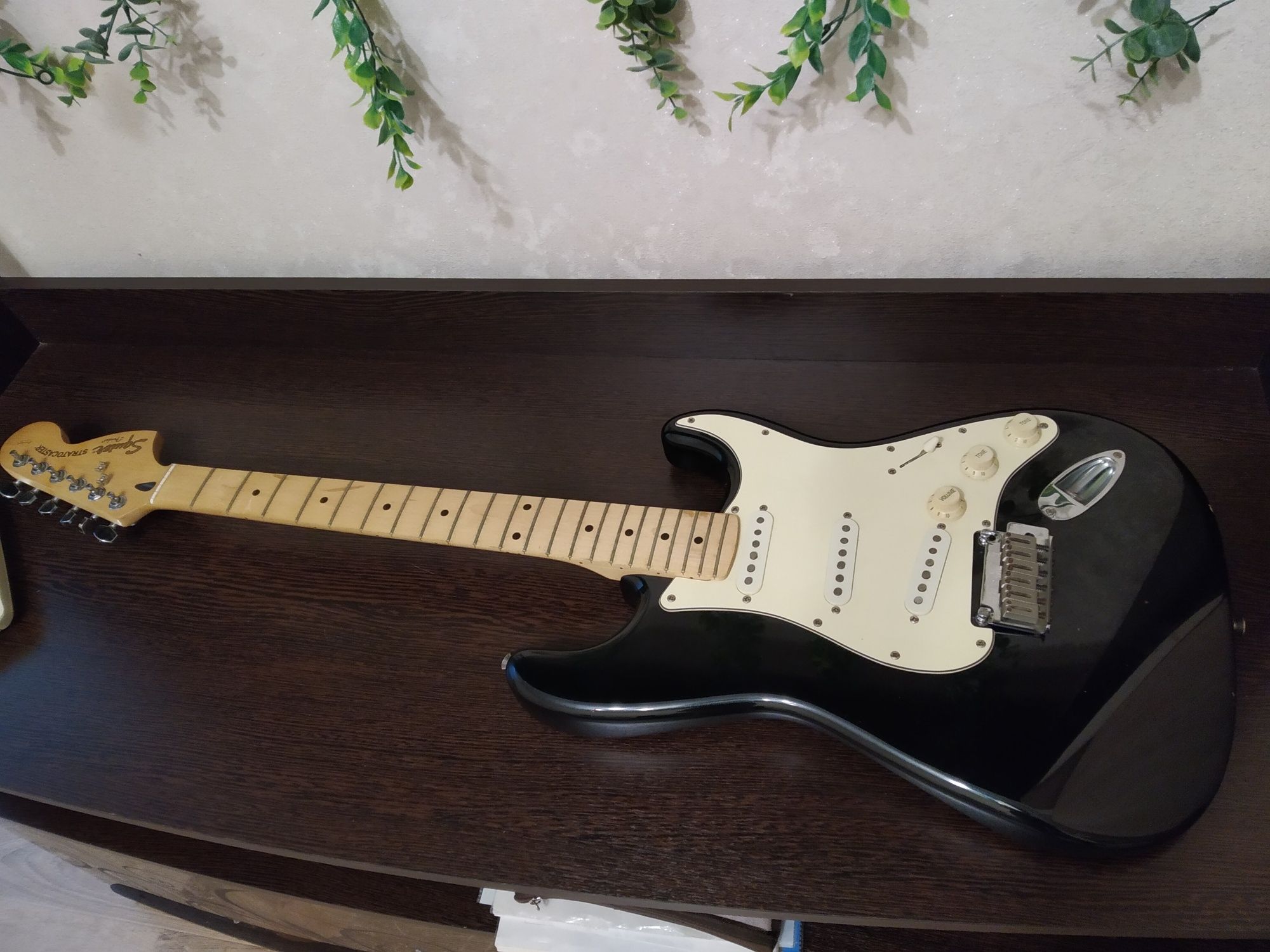 Fender squier standard stratocaster