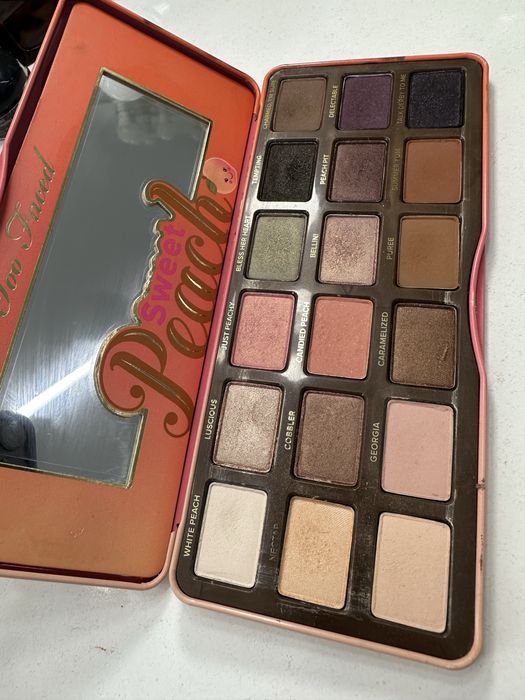Продам люкс тени Too Faced