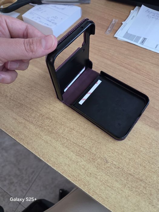 Samsung flip 4 кожен калъф