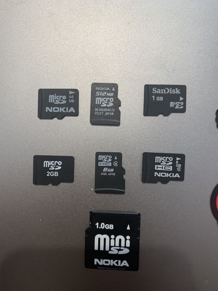 Lot carduri microSD / MiniSD - capacitati reduse de stocare