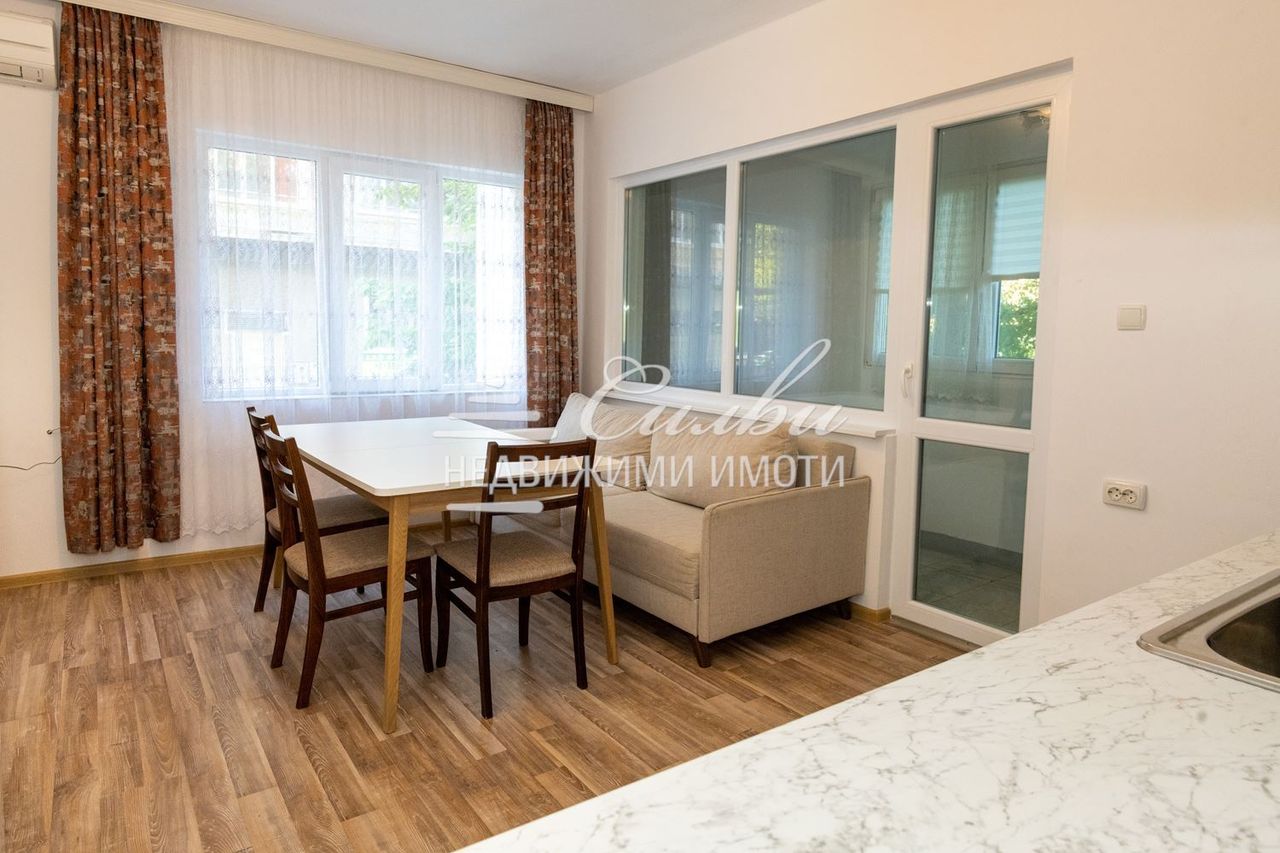 Продава се Тристаен апартамент в Шумен, Добруджански - 65 кв.м за 1648 €/кв.м - Снимка #2